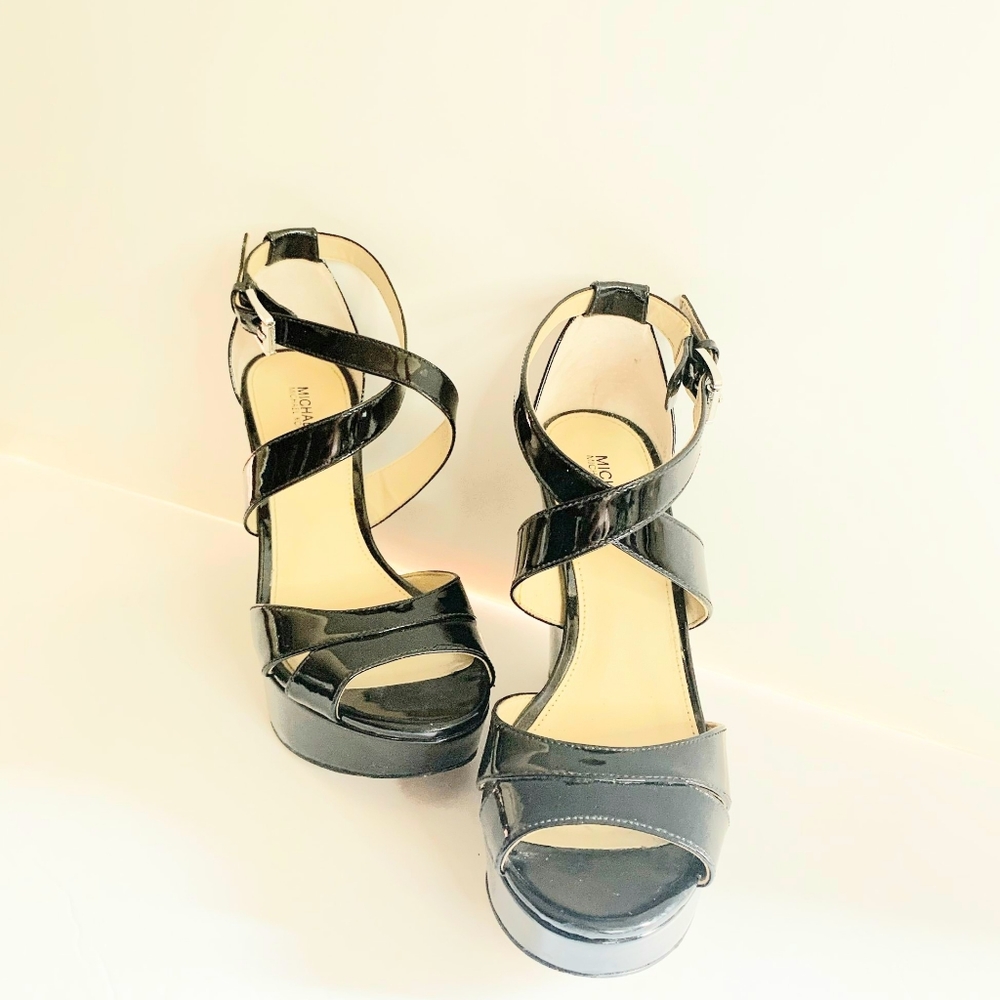 Michael Kors Shoes Size 7.5